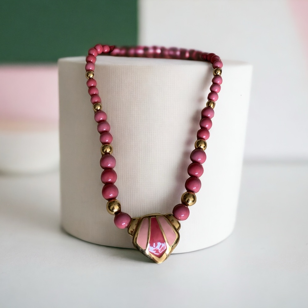 Napier stamped collectible necklace. Vintage. Excellent condition.